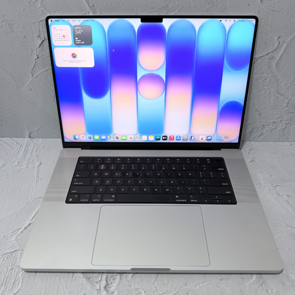 Macbook Pro 16 inch M1 A2485 2021 Ram 16 gb Ssd 1 tb Mulus Second
