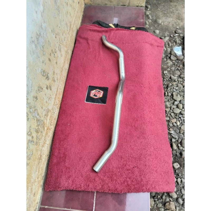 Pipa Sambungan Knalpot Bagian Belakang Mobil Avanza Xenia