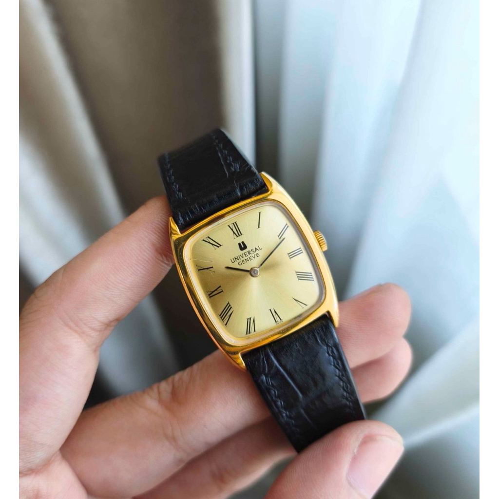 universal geneve tank Gold