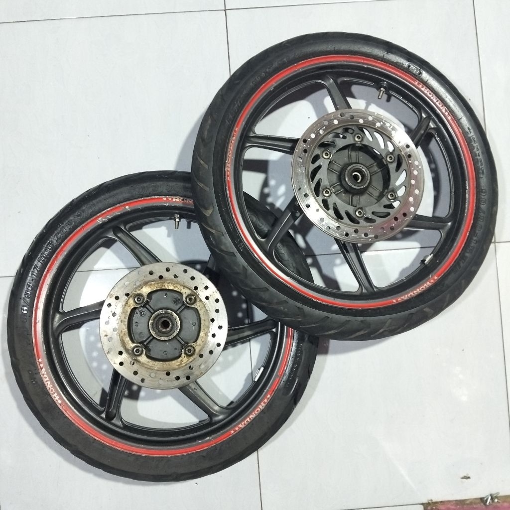 velk velg pelk pelg depan/belakang set piringan dan ban HONDA CB 150R OLD pnp MEGAPRO MONOSHOCK orig