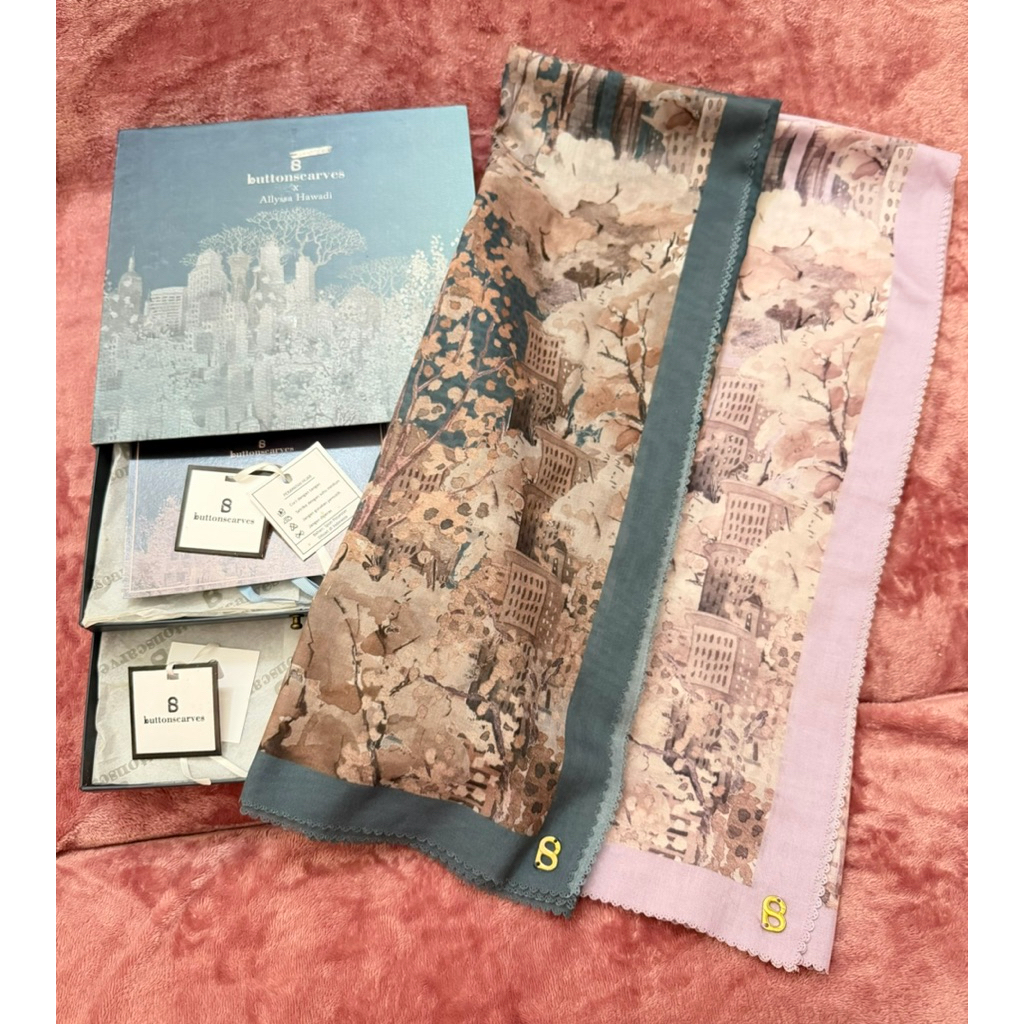 PL buttonscarves x allysa hawadi New York Reborn Collector