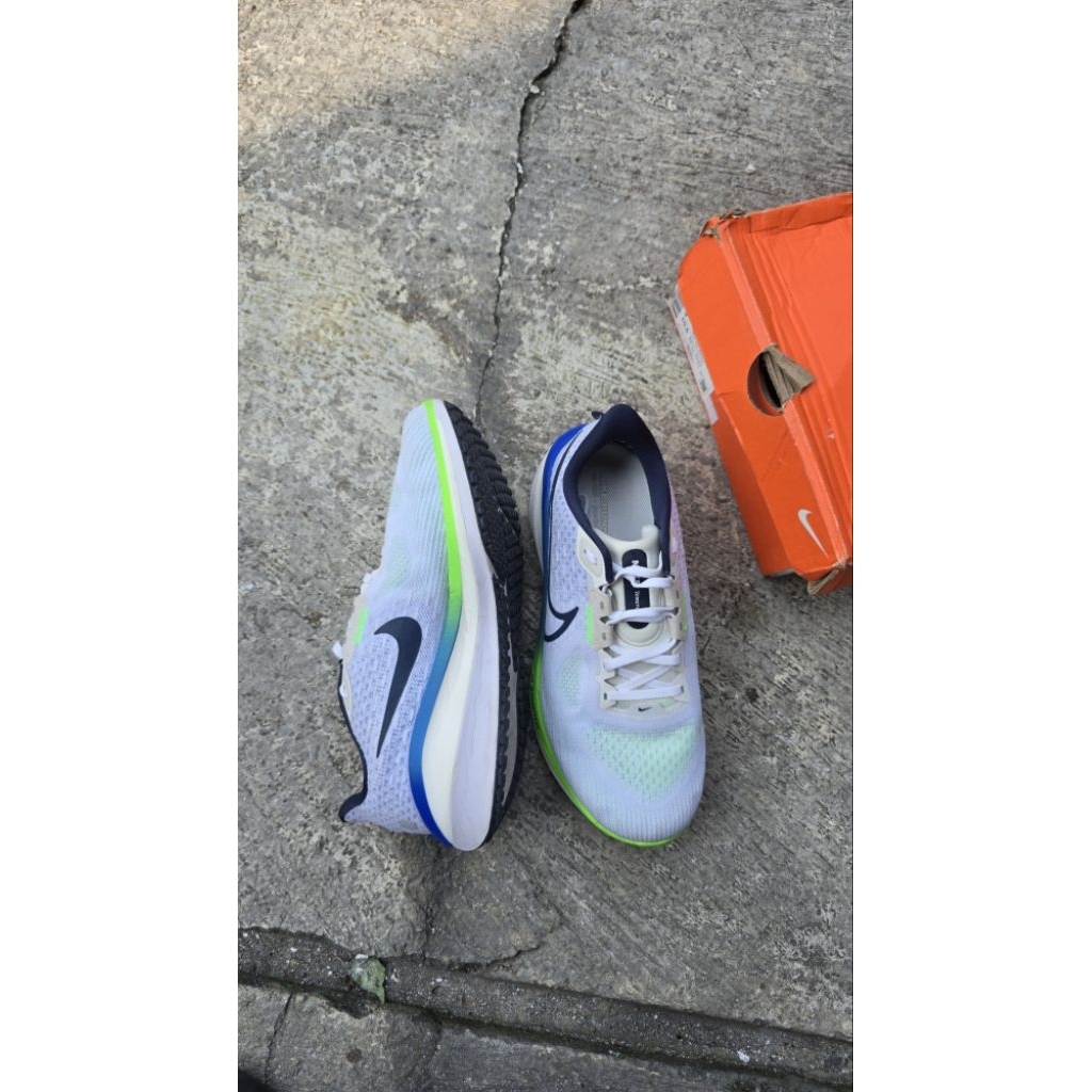 Nike Vomero 17 Original sz 42 Used