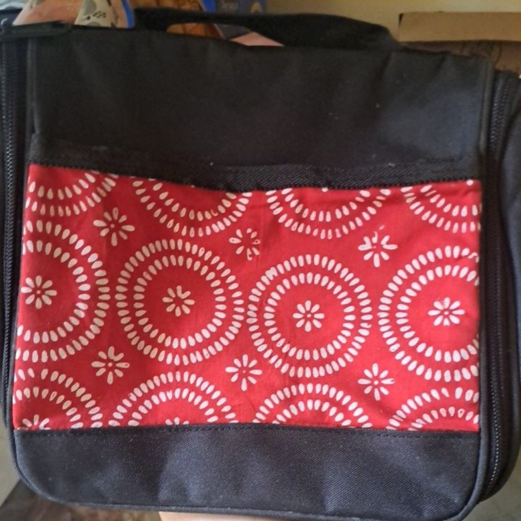 Tas batik warna merah