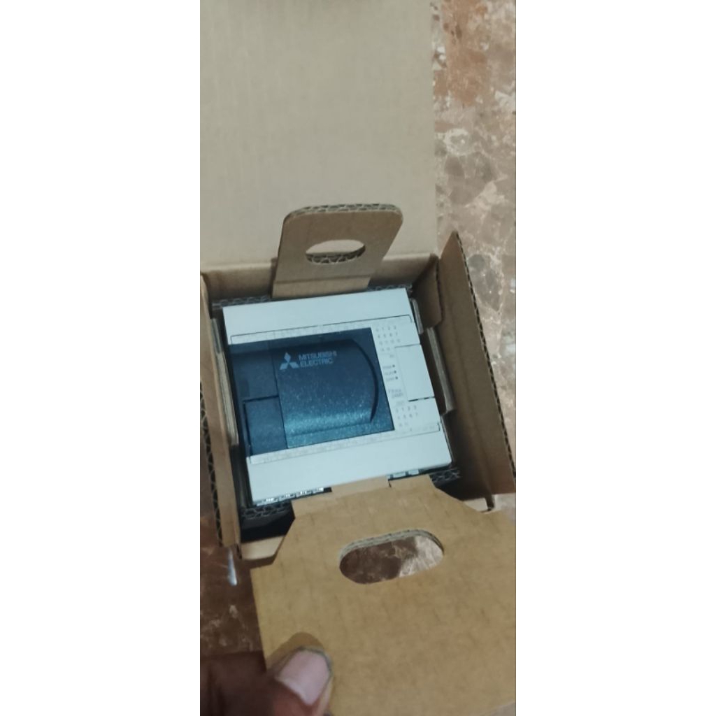 PLC mitsubishi fx3GA 24MR-CM