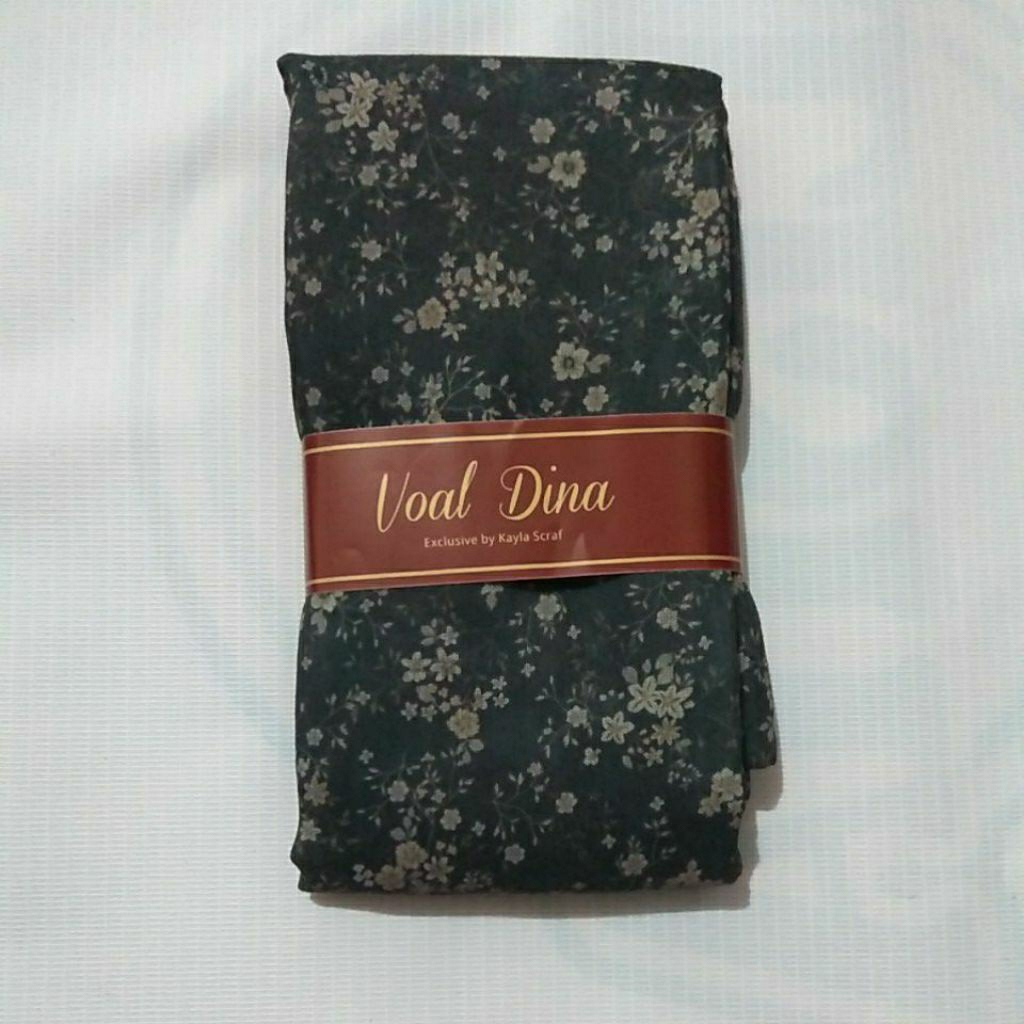 Hijab Segi Empat Voal Dina Warna Hijau Botol Motif Bunga Kecil 110 x 110 cm