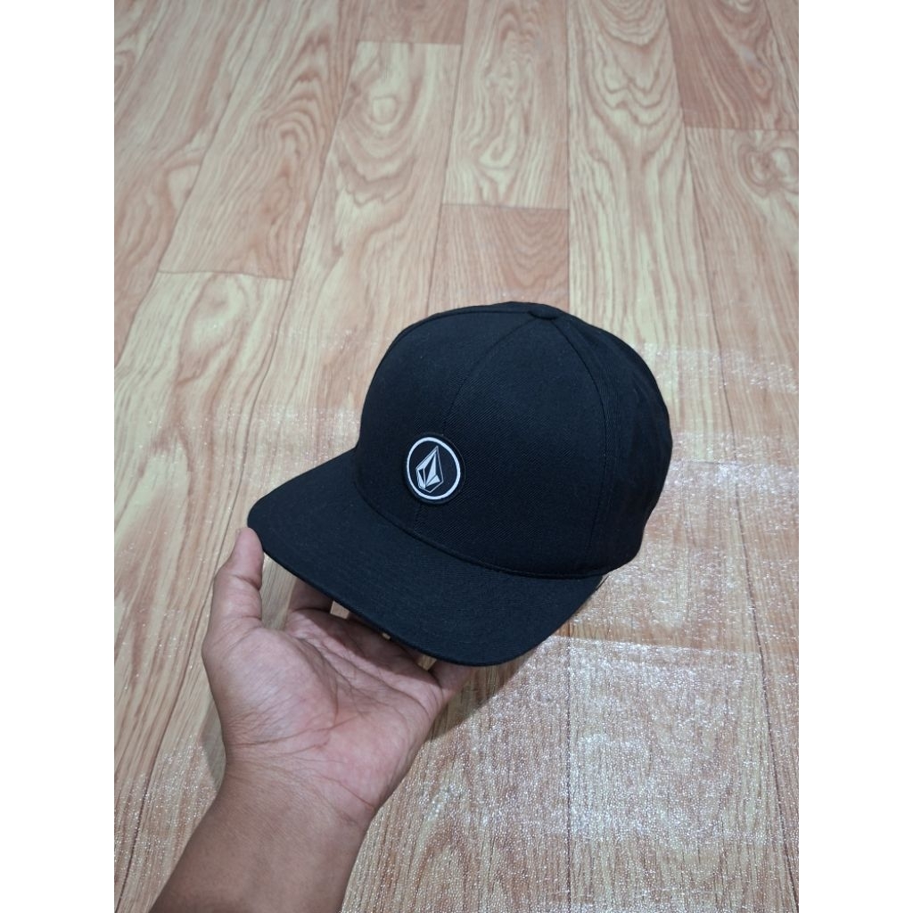 topi volcom