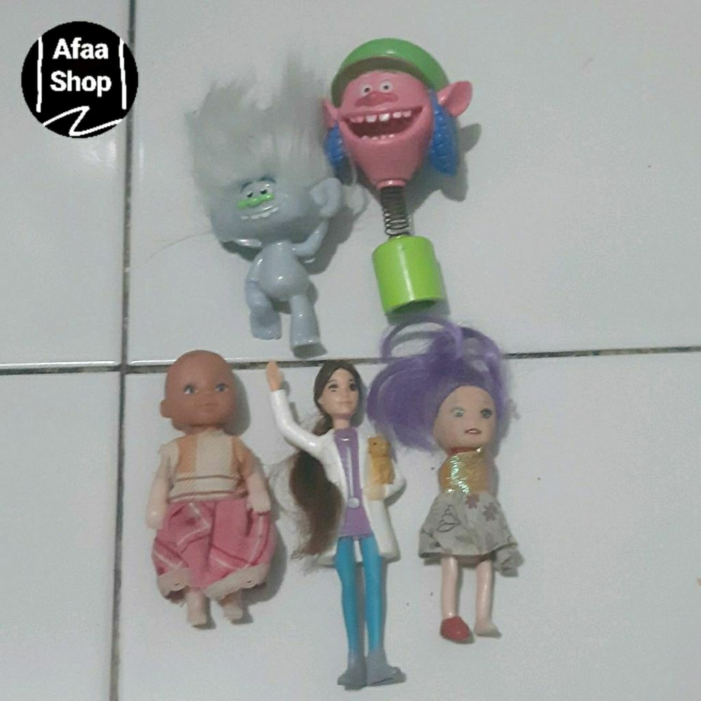 Mainan junk campur happy meal mcd 2019 mattel boneka barbie pink dan trolls 1 set = 5 pcs take all