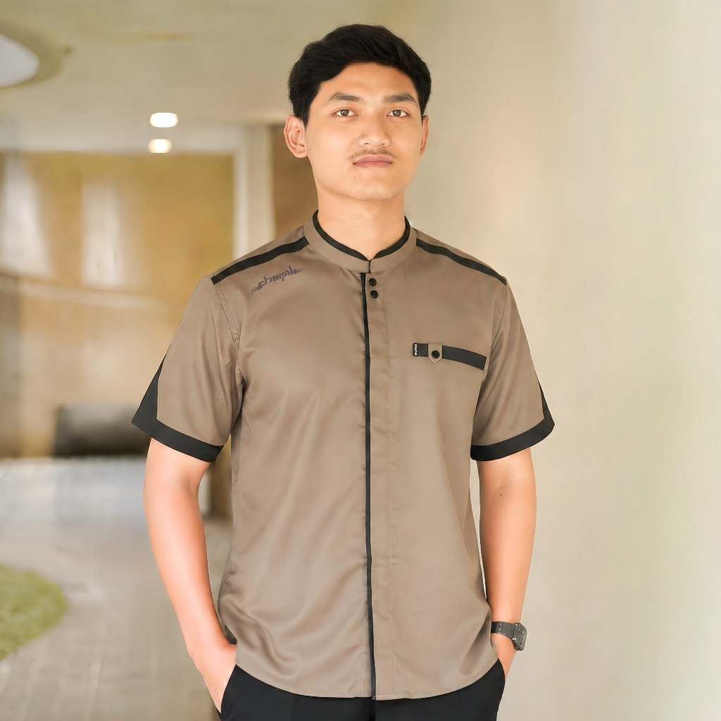 Baju Koko Pria Elrumi Lengan Pendek Motif Yisunsin Warna Cokelat