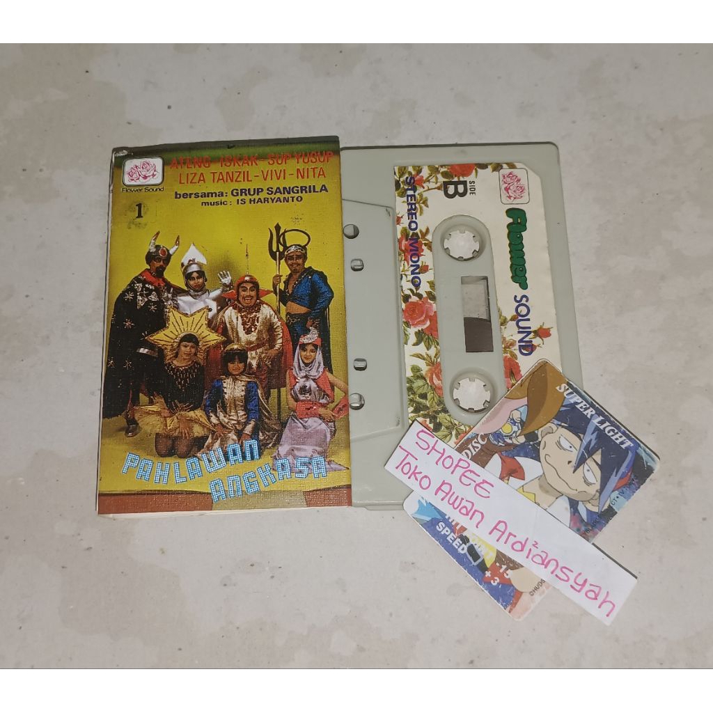kaset pita anak pahlawan angkasa liza tanzil vivi nita ateng dsb (cover ada rucek dan sedikit robek 