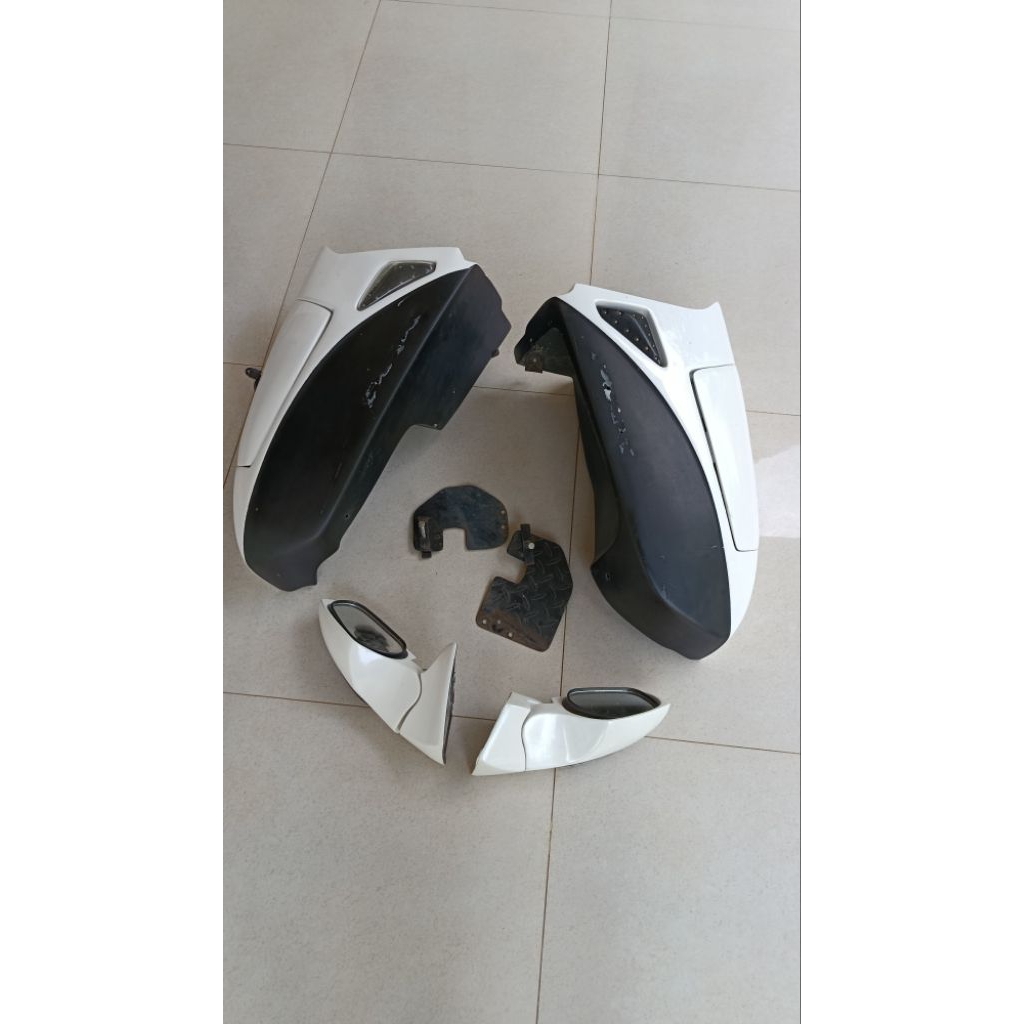 side box copotan PCX CBU led Vietnam 2014-2017 warna putih include spion & breket, mines lecet & kab