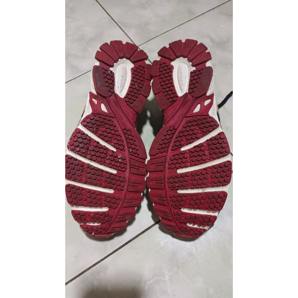 sepatu second casual running Adidas Black 38 24