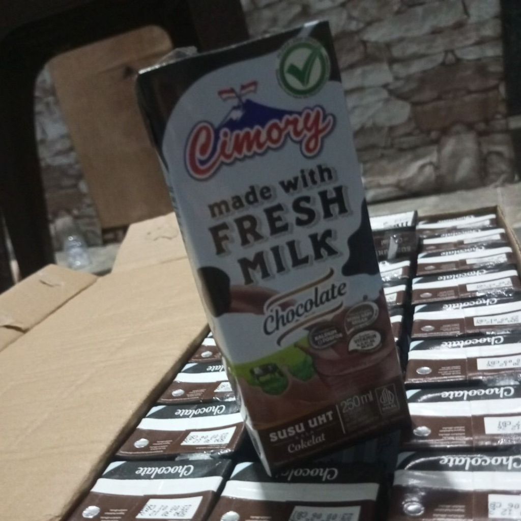 Susu UHT Cimory 250 ml - Rasa Almond, Choco Malt, Salted Caramel