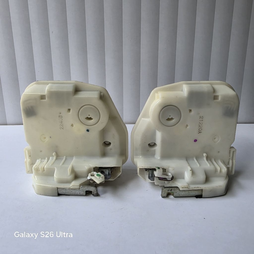 Mitsubishi Doorlock Actuator Pintu Tengah Kanan RH untuk Outlander PAJERO SPORT TRITON Pin 5 Centila
