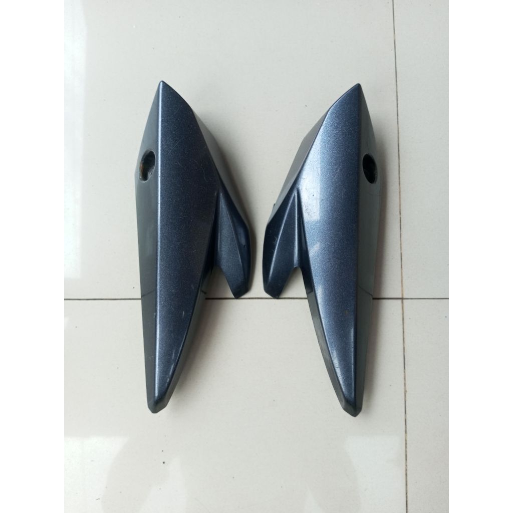 cover outer/kupingan batok lampu depan Yamaha Byson fi  -2UP-  original copotan