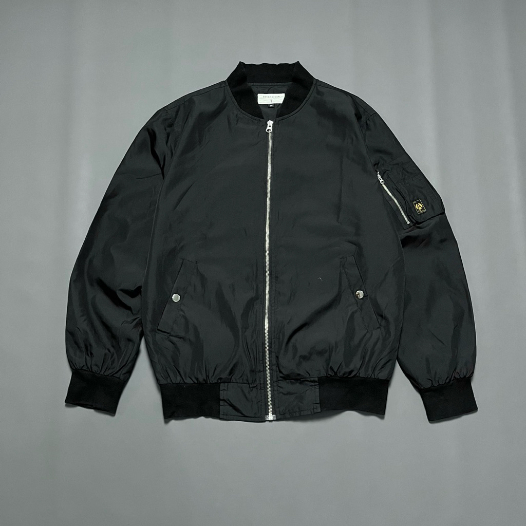 Jaket Bomber attention