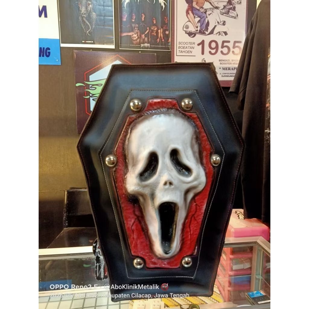 Tas Gendong Model Peti Mati motif Ghost dan Punk