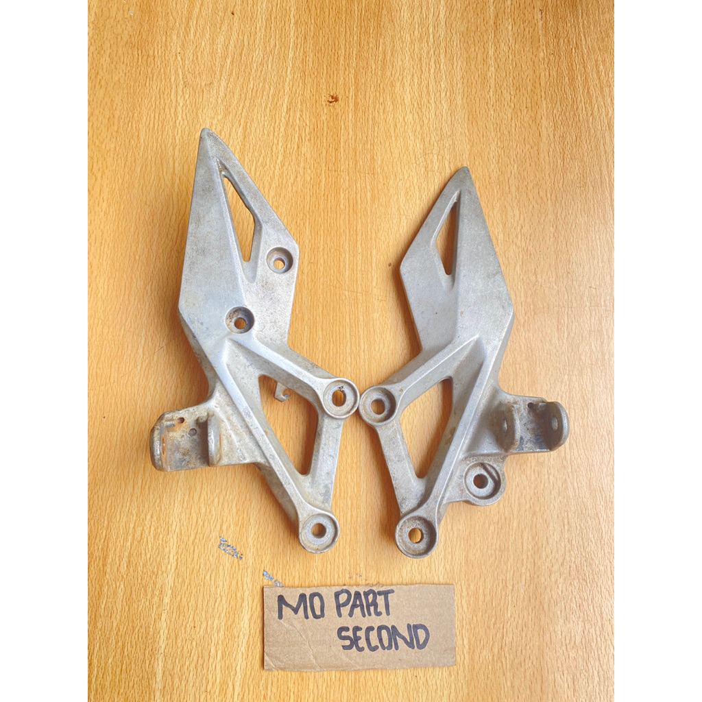 Footstep Postep depan Cbr 150 facelift K45 G original Copotan
