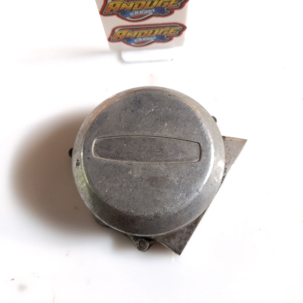 blok bak kalter tutup Magnit magnet kiri Suzuki GT125 GT 125 twin oryginal second bekas