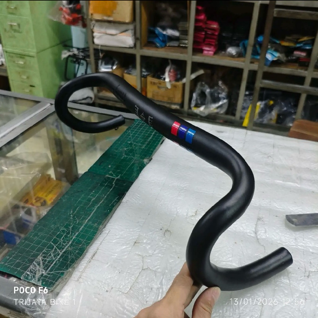 Stang Dropbar Balap Aero GT Half5 Alloy Gepeng pipih 380mm 400mm Size 25.4 Hitam Rides With Purpose 