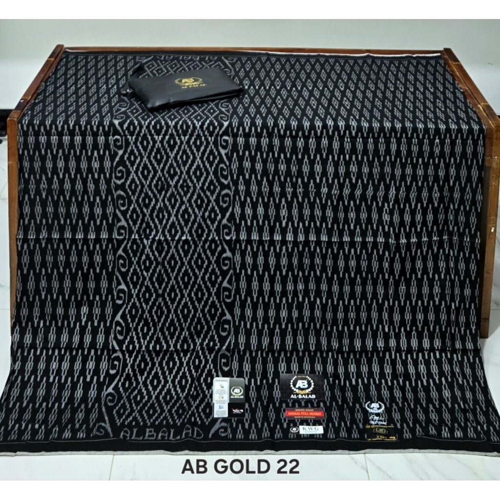 SARUNG AL BALAD/ALBALAD/AL -BALAD GRADE GOLD MOTIP KAWUNG/KWG BAHAN MESRES JAHIT TENGAH (DOMPET)