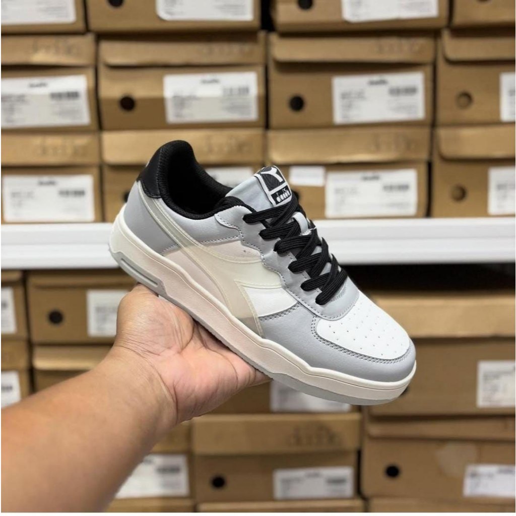 Ready size 44 Garansi 100% Original BNIB Sepatu Sneakers Men Diadora McKenzie White Grey