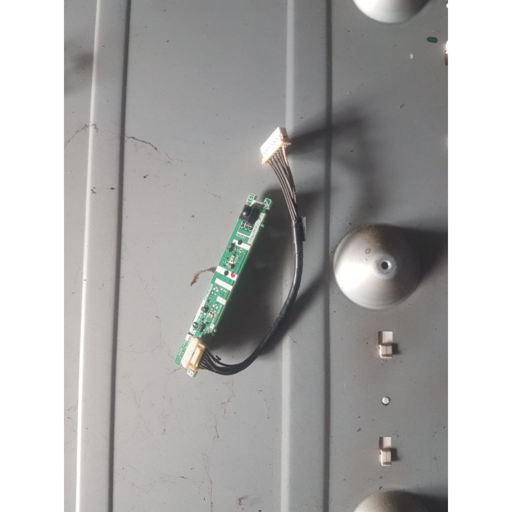 SENSOR TV SHARP LC-32M400M BEKAS NORMAL