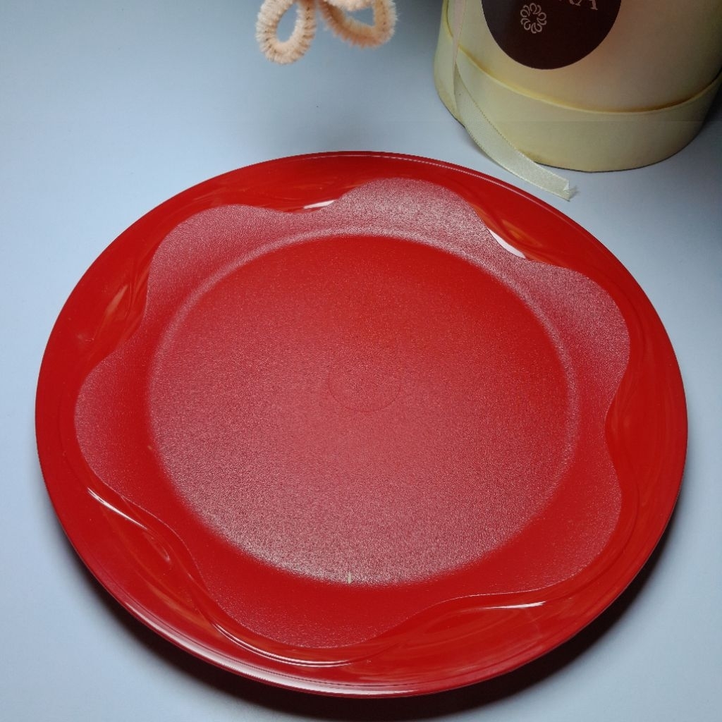 Oh plate tupperware