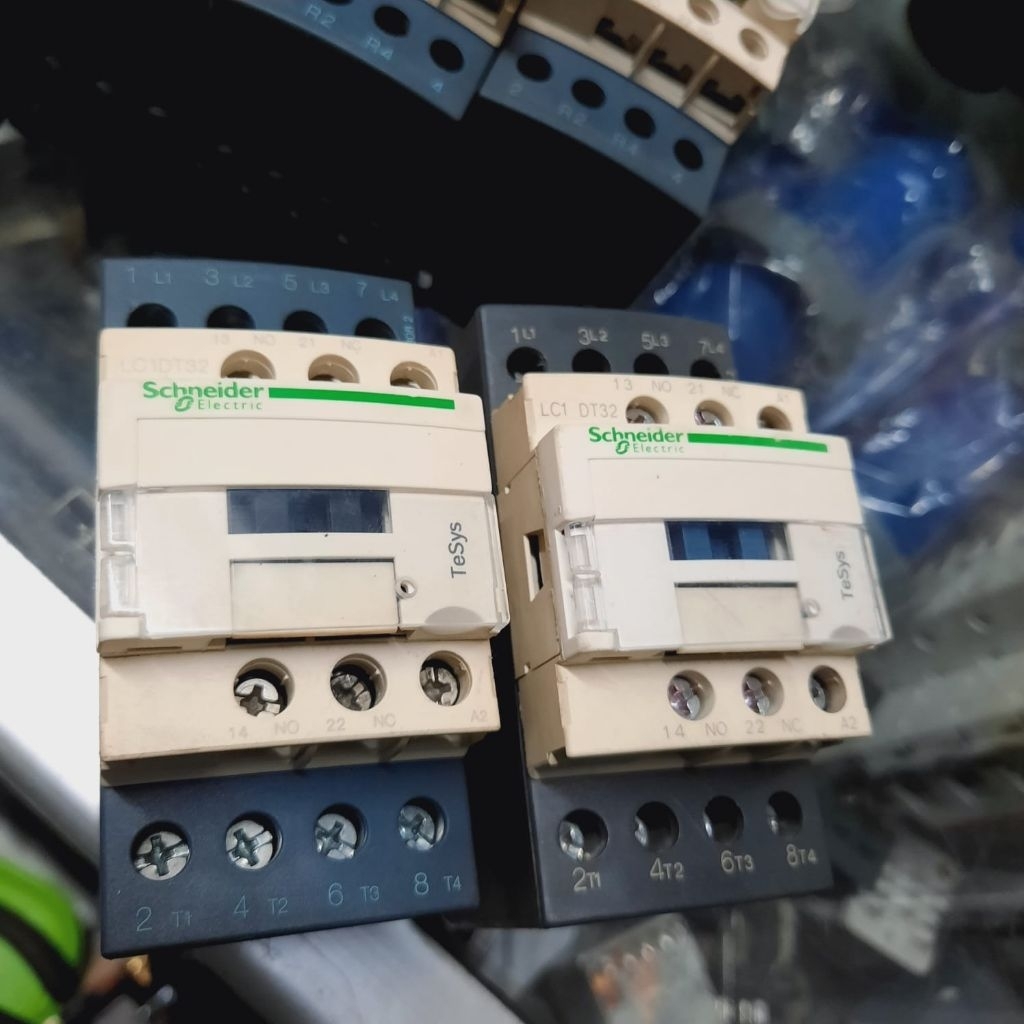 KONTAKTOR SCHNEIDER 4P LC1DT32 4pole