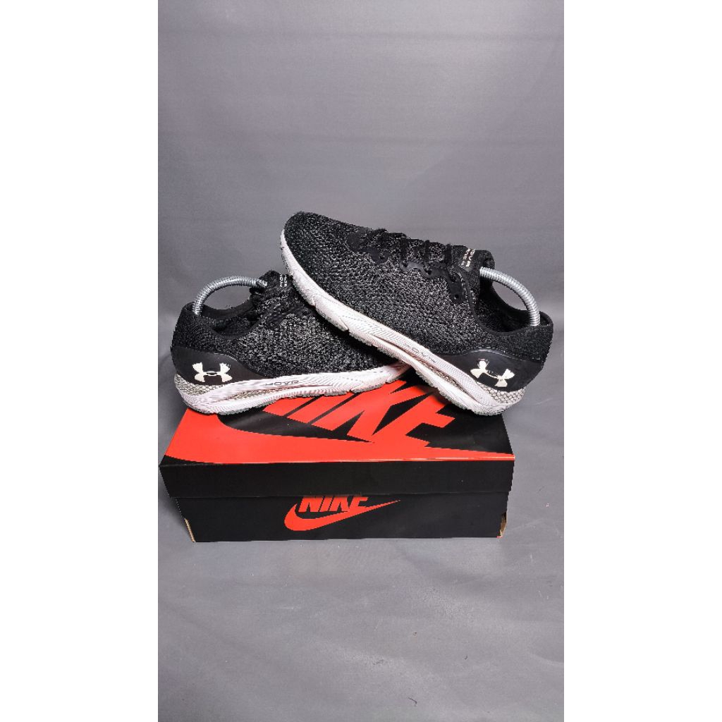 Sepatu Running casual sneakers Under Armor HOVR Sonic 4 Bluetooth Second bekas