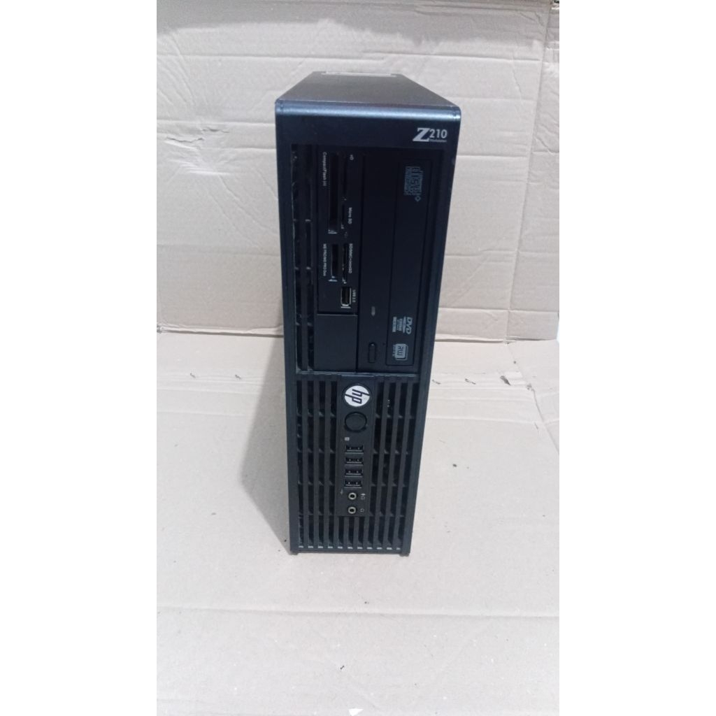 PC HP Z210 INTEL XEON E3 1225 RAM 8 GB SSD 128  SLOT RAM 4 BUAH SLOT VGA 2 BUAH MULUS NORMAL SIAP PA