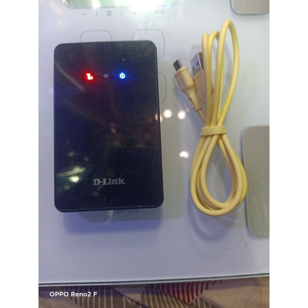 MIFI D-LINK DWR-932C.Bisa Semua Kartu GSM 4G Second Normal (MiFi+Batere+Kabel data)