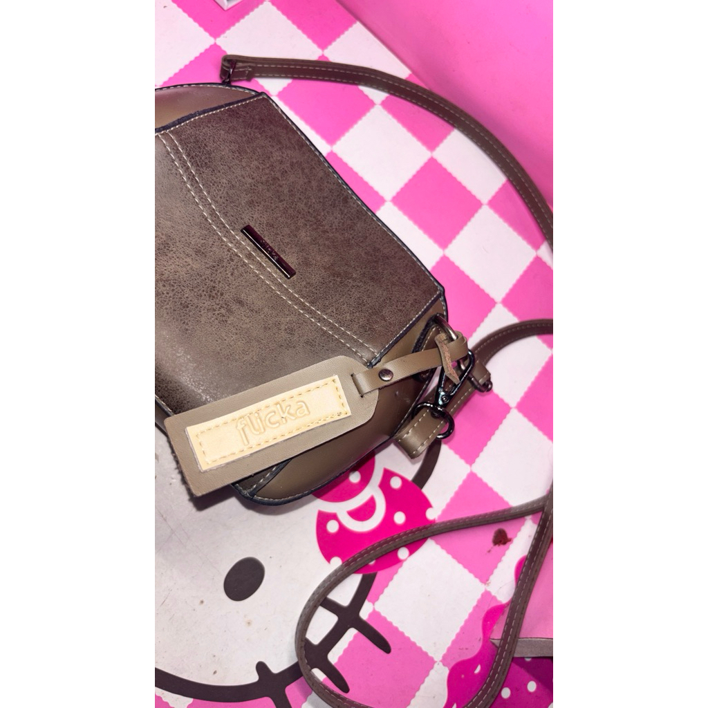 [PRELOVED] Tas Selempang Wanita Flicka Noa Mini - Desain Ringkas, Kulit Sintetis, Tahan Lama