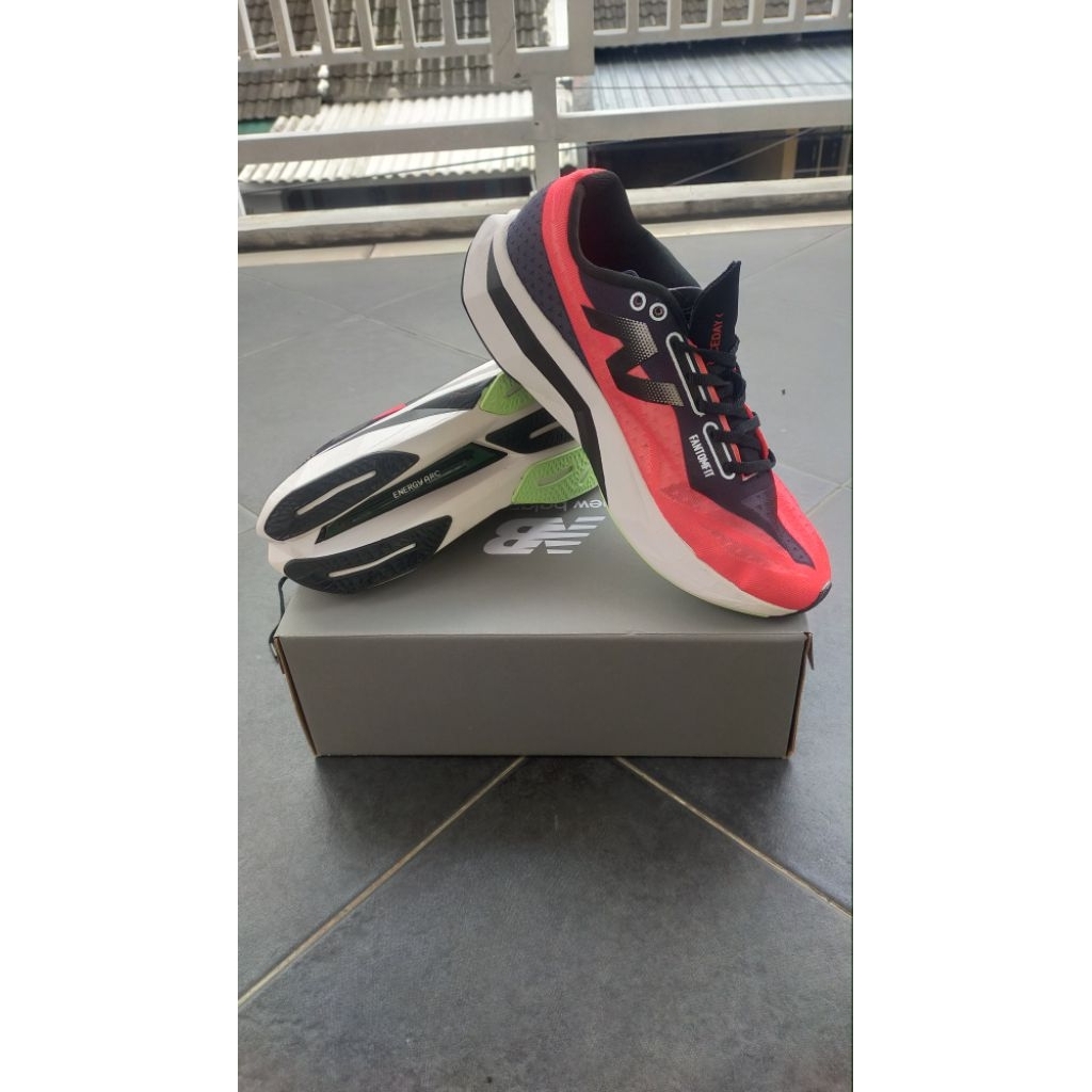 sepatu running NB elite size 44