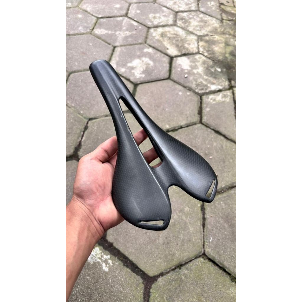 sadel CARBON / sadle sepeda