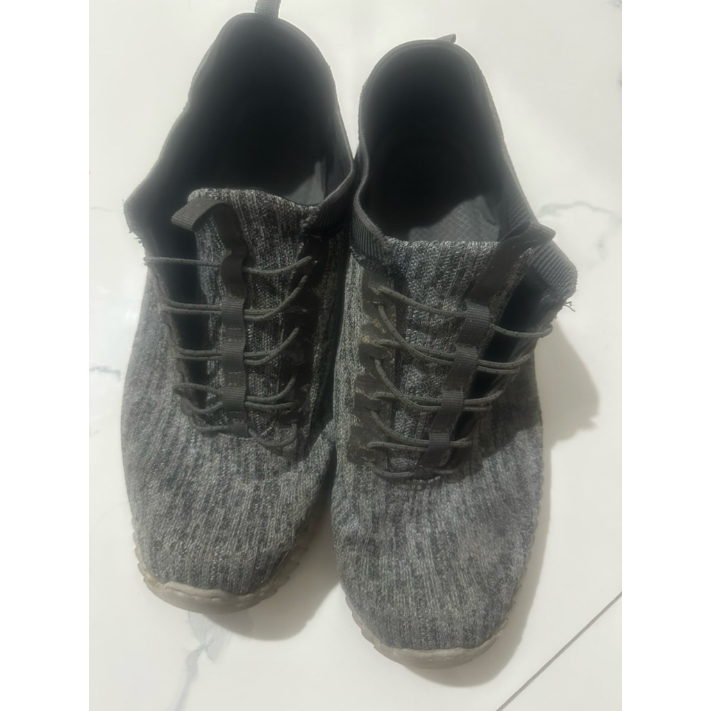 Sepatu skecher Men Preloved