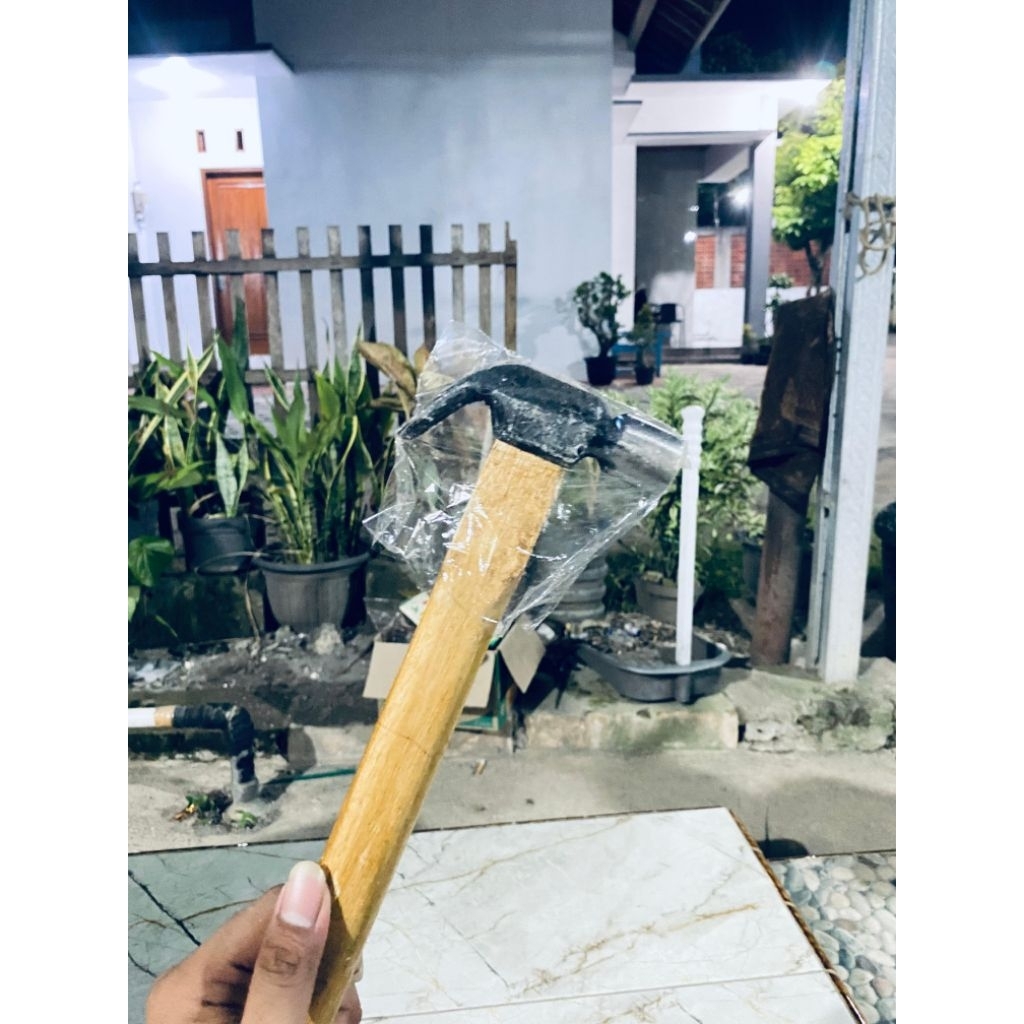 Palu Kambing Besar - Gagang Kayu Tahan Lama, Bahan Besi Cor, Desain Kambing Tradisional