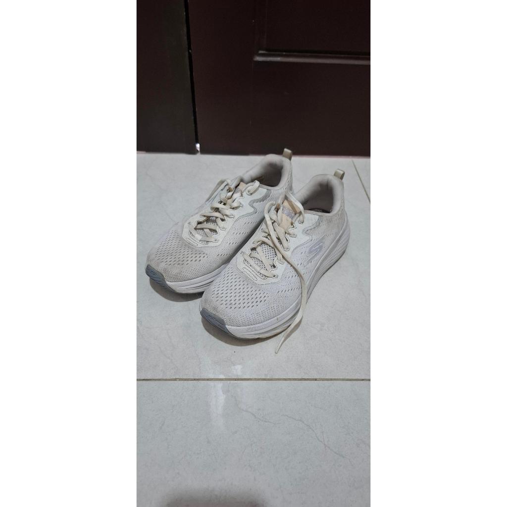 Sepatu Sketcher Preloved Warna Putih/ Sepatu Sketcher Women/ Sneakers Woman Sketchers Original/ Sepa