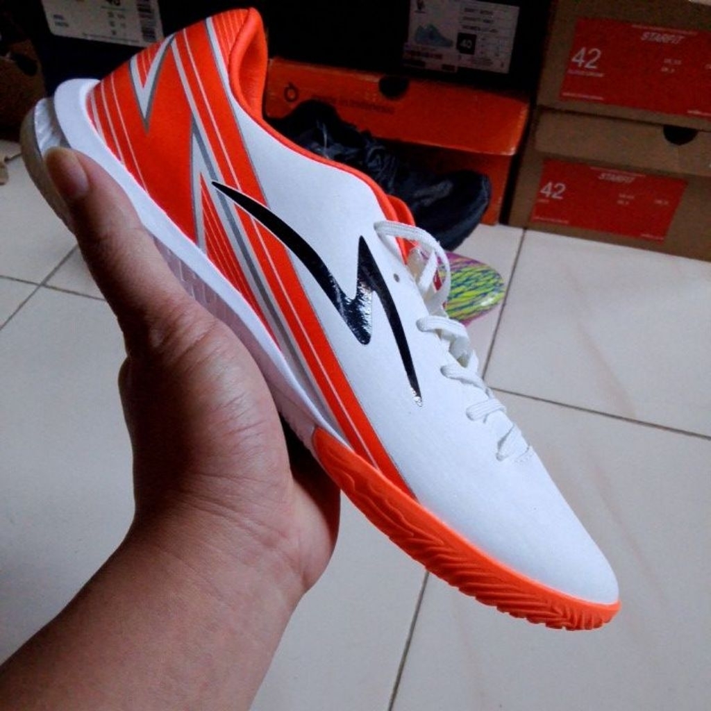 sepatu futsal specs lightspeed LS 20 IN