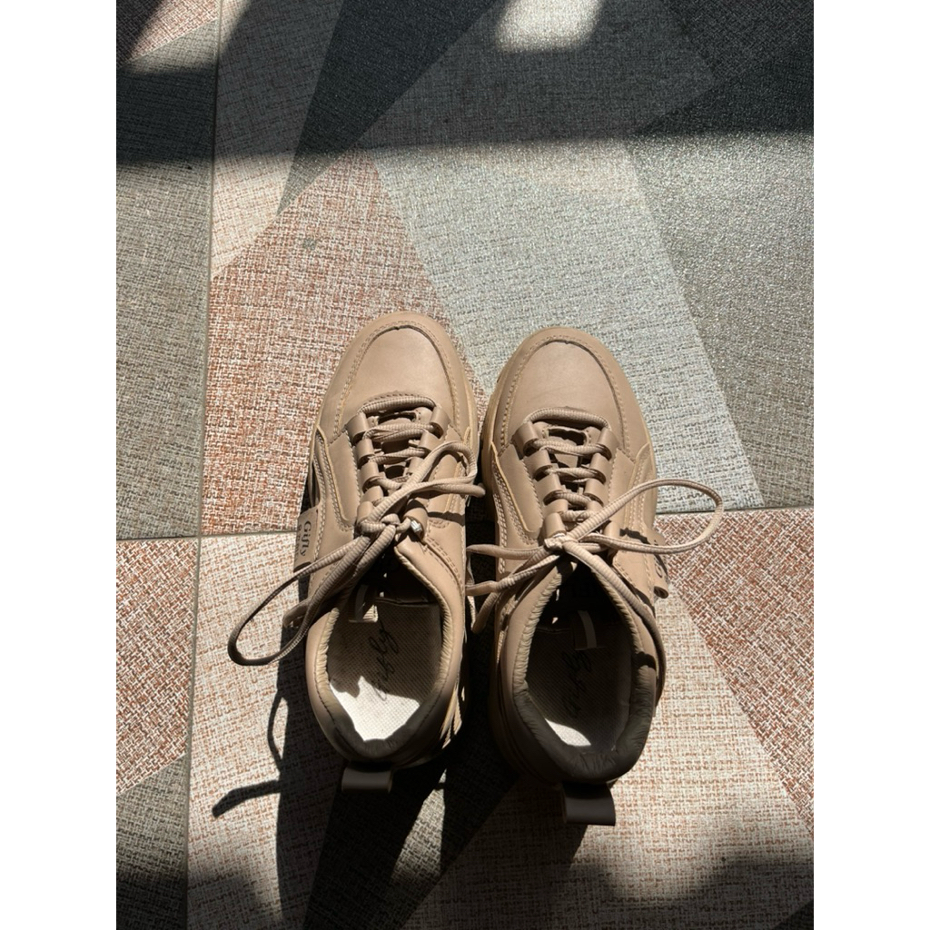 Sepatu Gifly