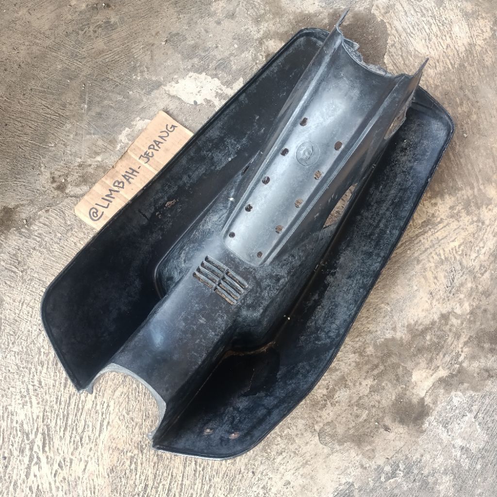 Sayap legshild tengah tebeng Honda astrea prima black edition hitam GN5 GN-5 original second copotan