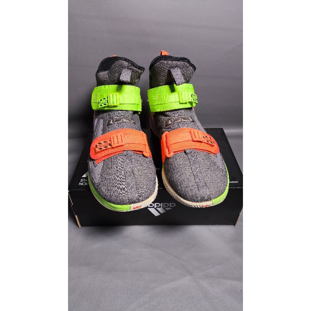 Sepatu Basket casual sneakers Nike Lebron soldier 13 second bekas