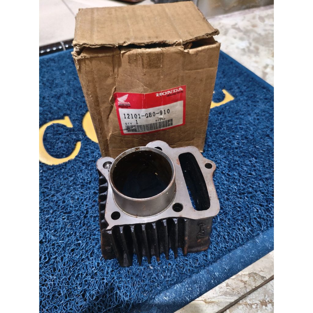 Cylinder Blok Block Seher Piston Boring Bureng Honda C70 Pispot Supercup C700 Original NOS 12101-GB0