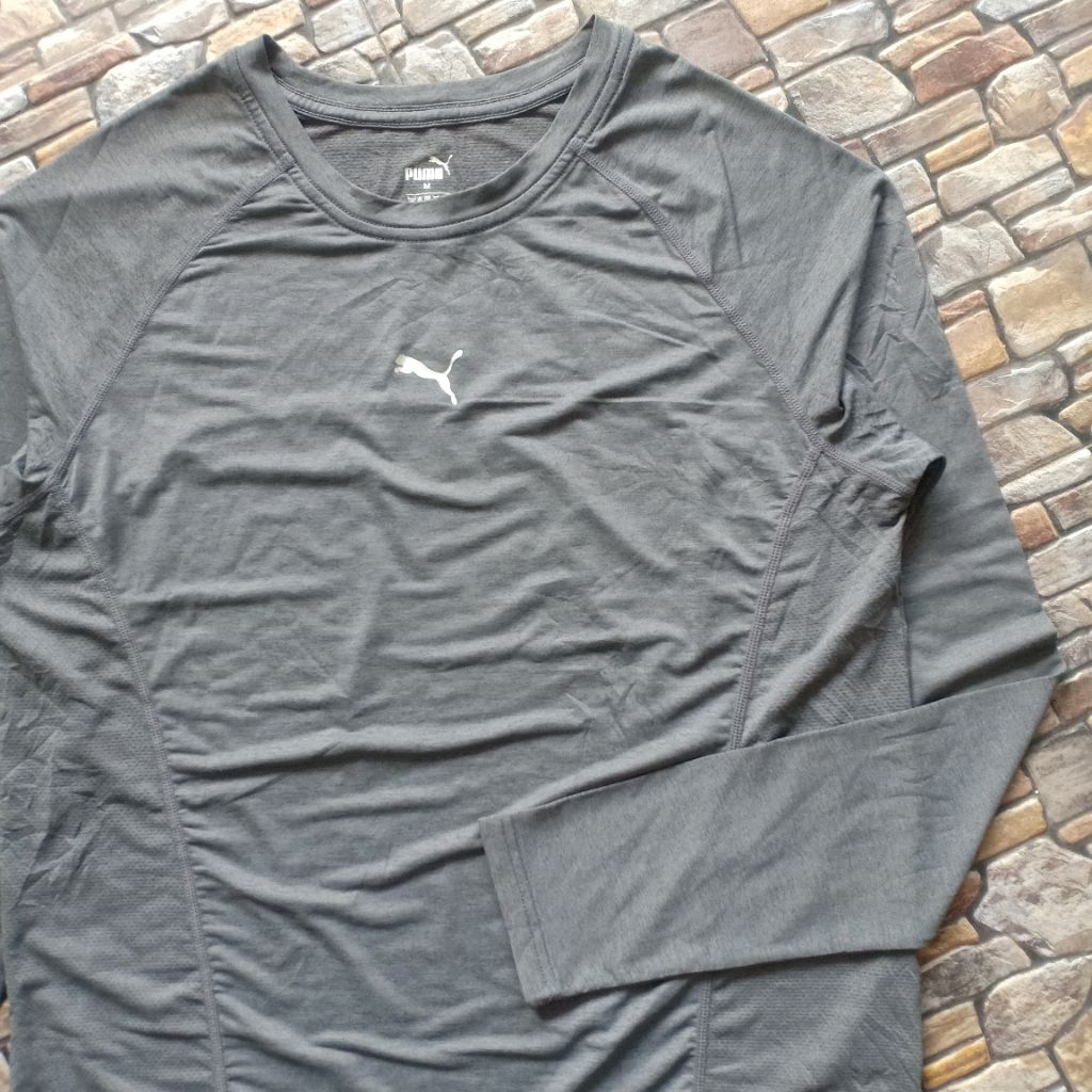 Kaos Tshirt jersey dry fit olahraga brand PUMA original preloved