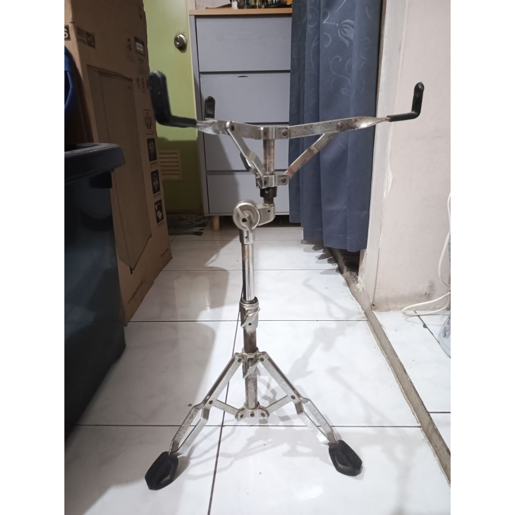 Stand snare drum pearl