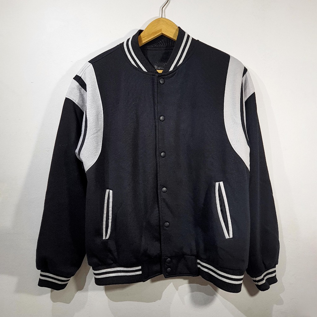 [PRELOVED] Jaket Bomber Varsity Pria Outer | Warna Hitam Putih Ukuran XL / Jumbo