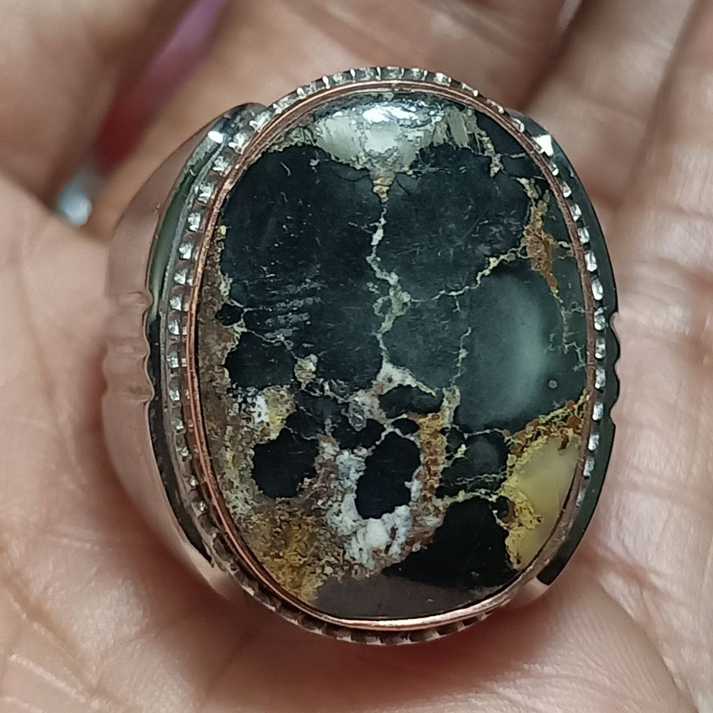 Pirus persia hitam serat mas