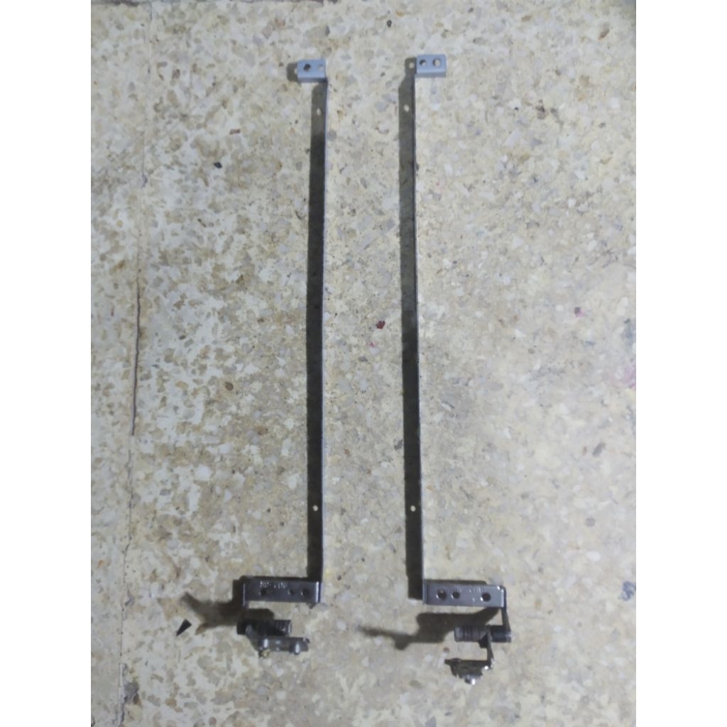 Laptop Toshiba Portege M800 Engsel Layar