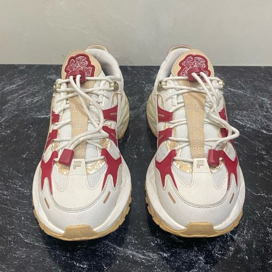 Sepatu sneakers pria/wanita FILA FUSION seri fusion comet berwarna merah dan putih ukuran 40,5 insol