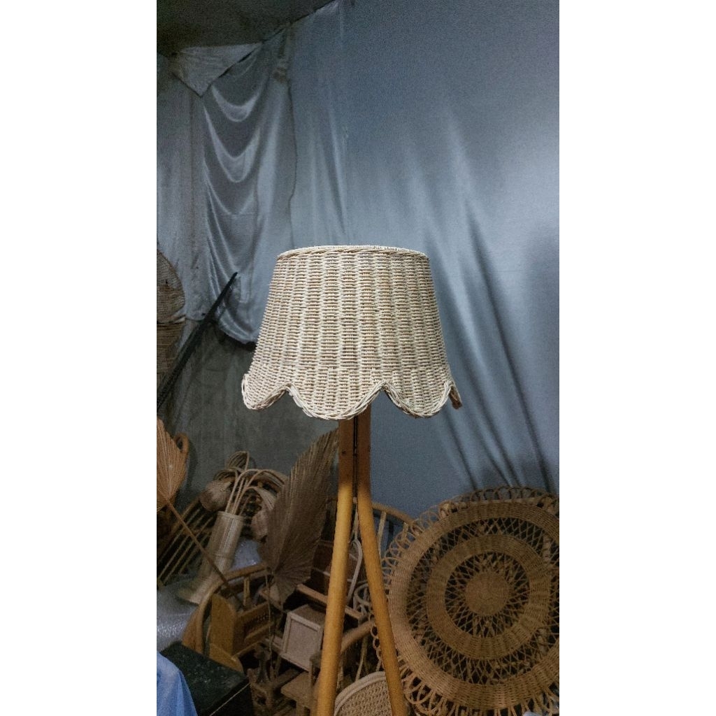 kap lampu rotan standing tanpa fitting tanpa standing model gelombang