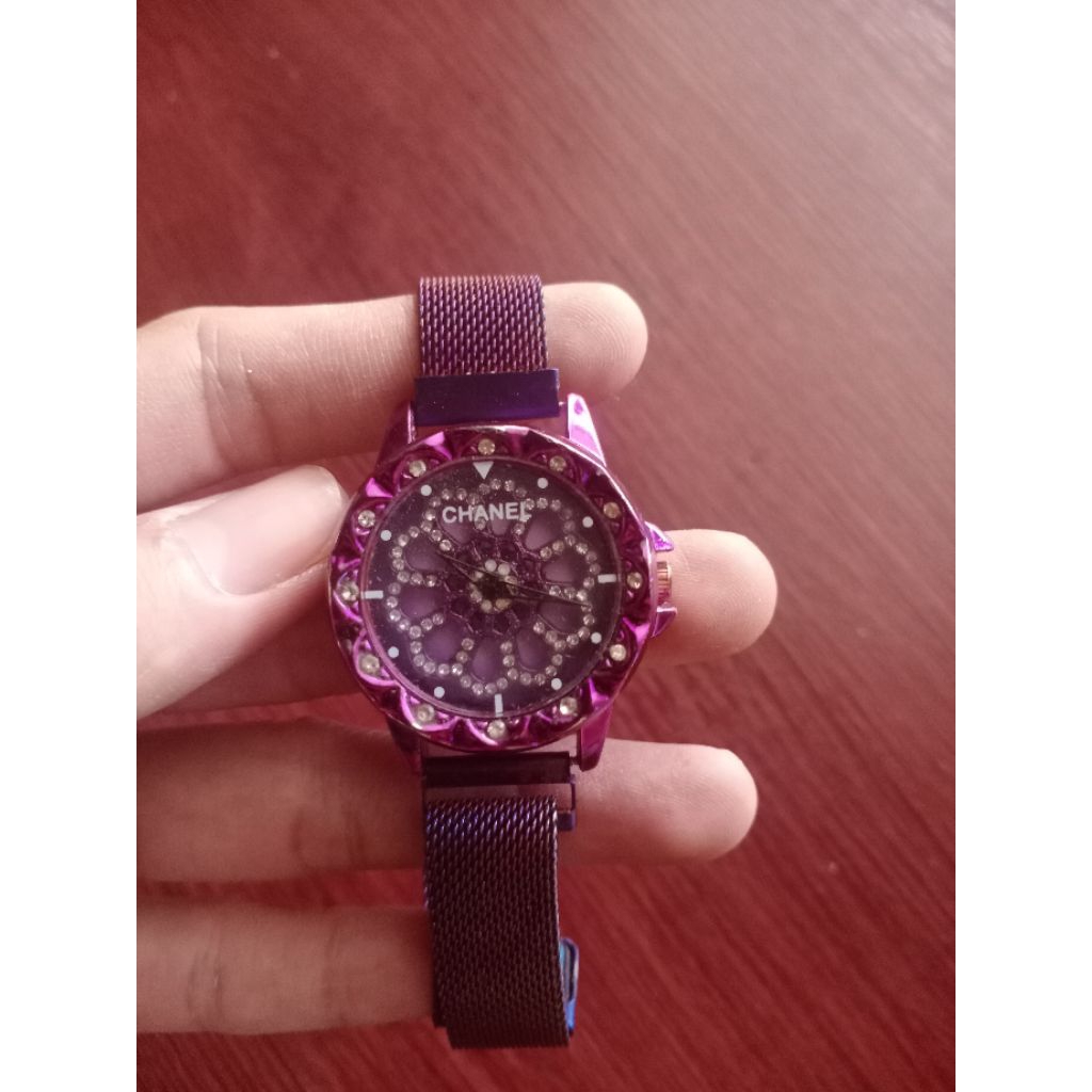 Jam tangan putar wanita Chanel